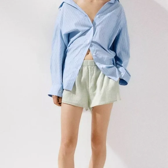 Zara Striped Gray Women's Shorts - Picture 1 of 8